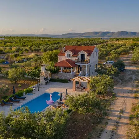 Villa Storia Velika Cista (Sibenik-Knin)