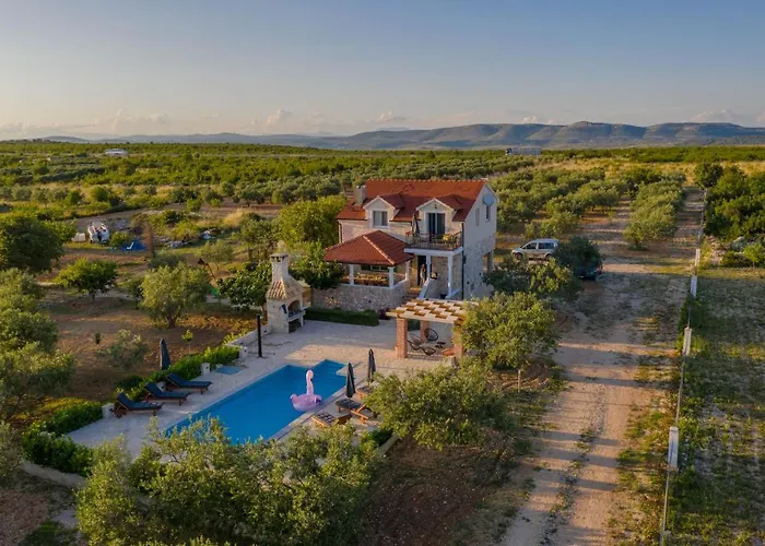 Villa Storia Velika Cista (Sibenik-Knin)